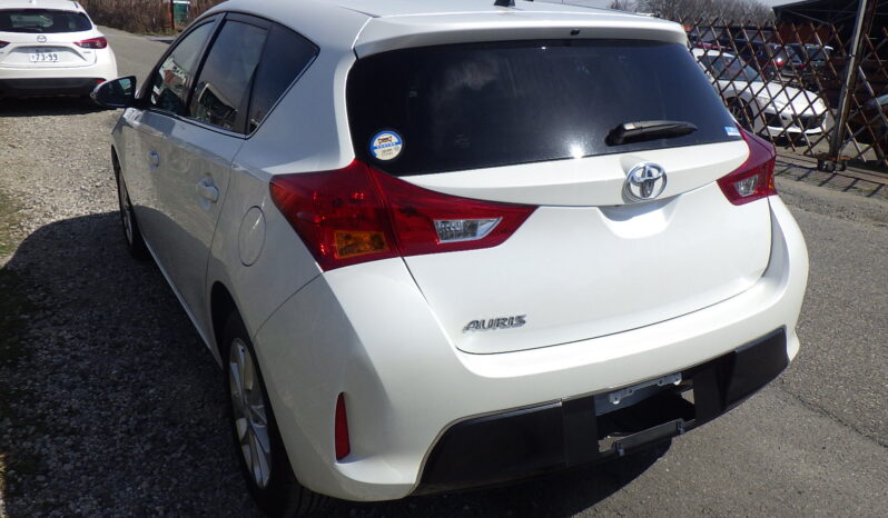 Toyota Auris full