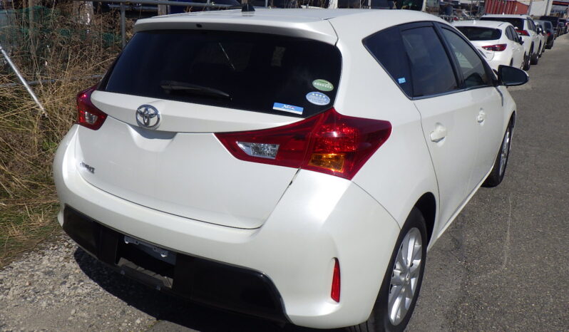 Toyota Auris full