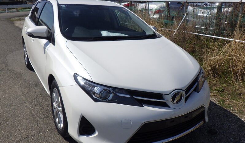 Toyota Auris full