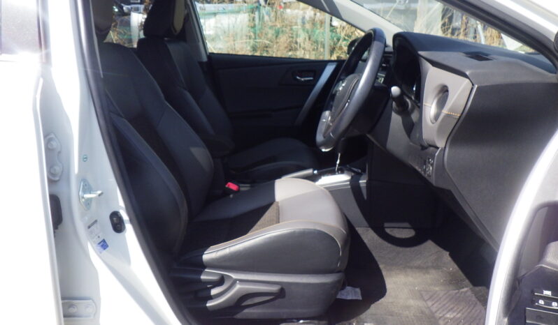 Toyota Auris full
