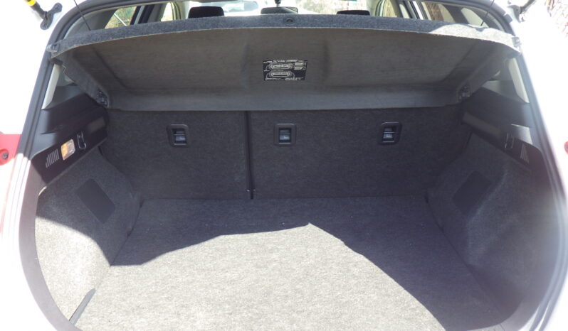 Toyota Auris full