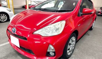 Toyota Aqua HYBRID full