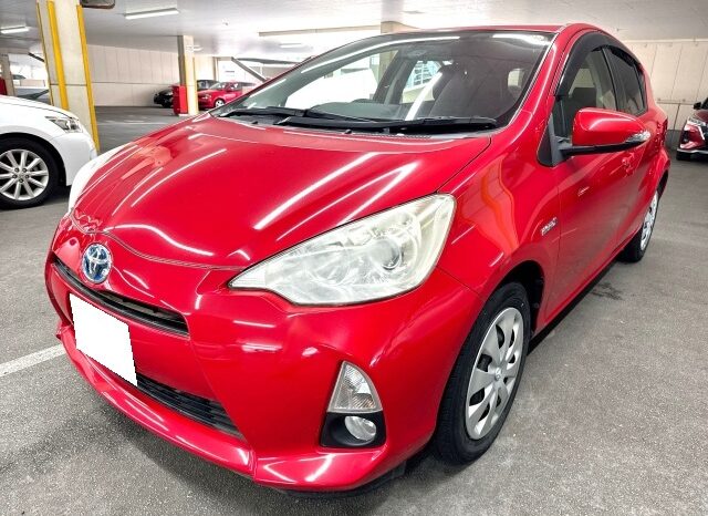 Toyota Aqua HYBRID full