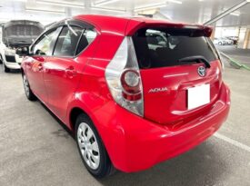 Toyota Aqua HYBRID