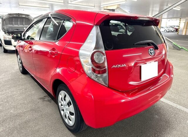 Toyota Aqua HYBRID full