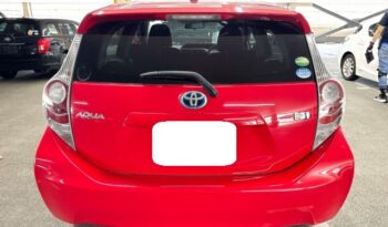 Toyota Aqua HYBRID full