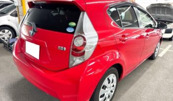 Toyota Aqua HYBRID full