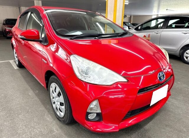 Toyota Aqua HYBRID full