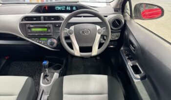 Toyota Aqua HYBRID full