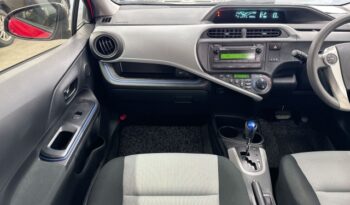Toyota Aqua HYBRID full