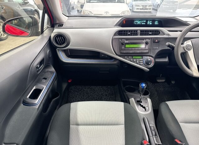 Toyota Aqua HYBRID full