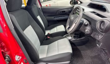 Toyota Aqua HYBRID full