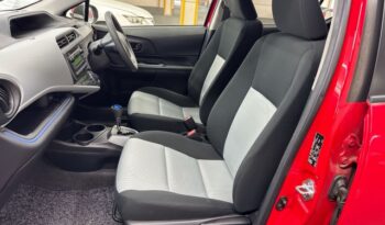 Toyota Aqua HYBRID full