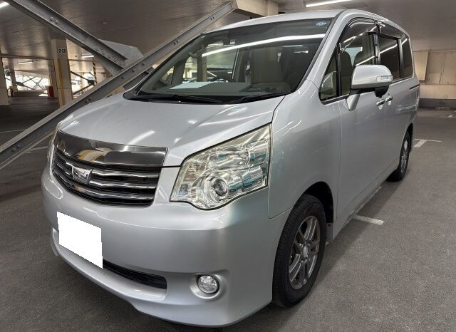Toyota Noah full