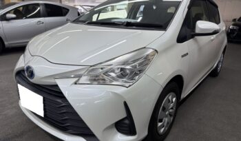 Toyota Vitz Hybrid full