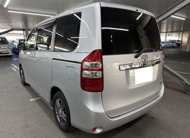 Toyota Noah full