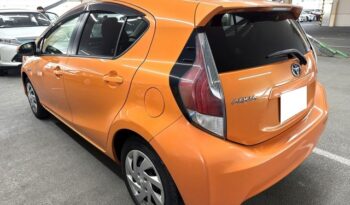 Toyota Aqua HYBRID full