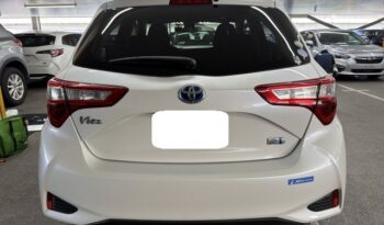 Toyota Vitz Hybrid full