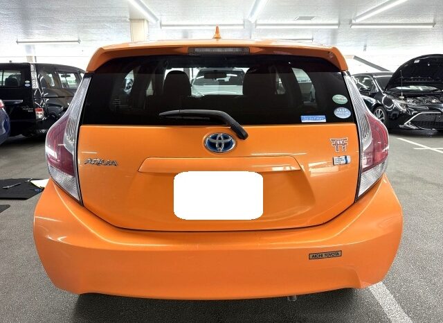 Toyota Aqua HYBRID full