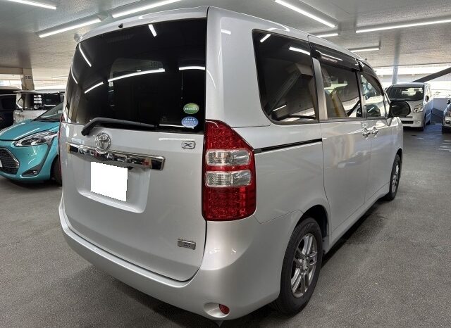 Toyota Noah full