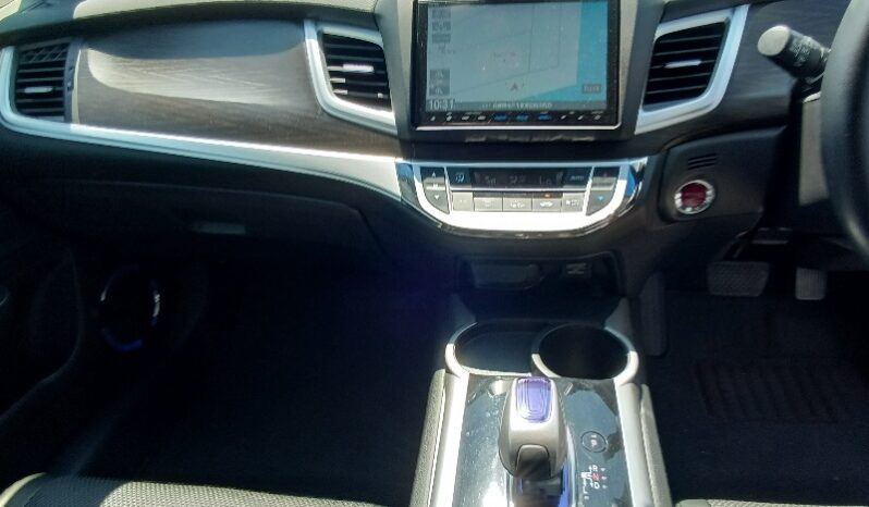 Honda Jade Hybrid full