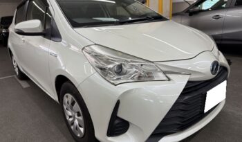 Toyota Vitz Hybrid full