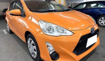 Toyota Aqua HYBRID full