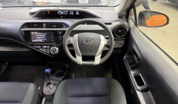 Toyota Aqua HYBRID full