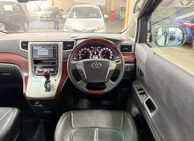 Toyota Vellfire full