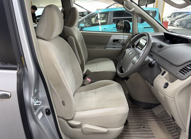 Toyota Noah full