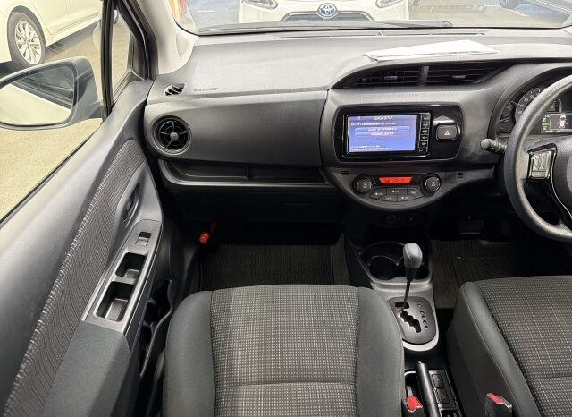 Toyota Vitz Hybrid full