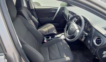 Toyota Auris full
