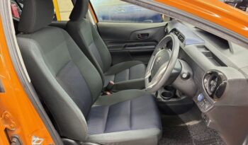 Toyota Aqua HYBRID full