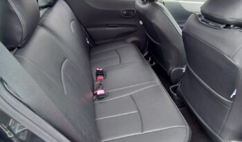 Toyota Vitz full