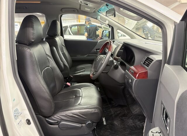 Toyota Vellfire full