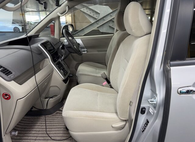 Toyota Noah full