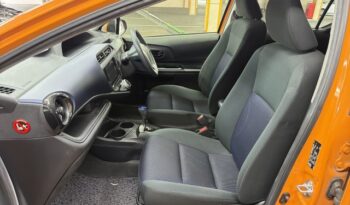 Toyota Aqua HYBRID full