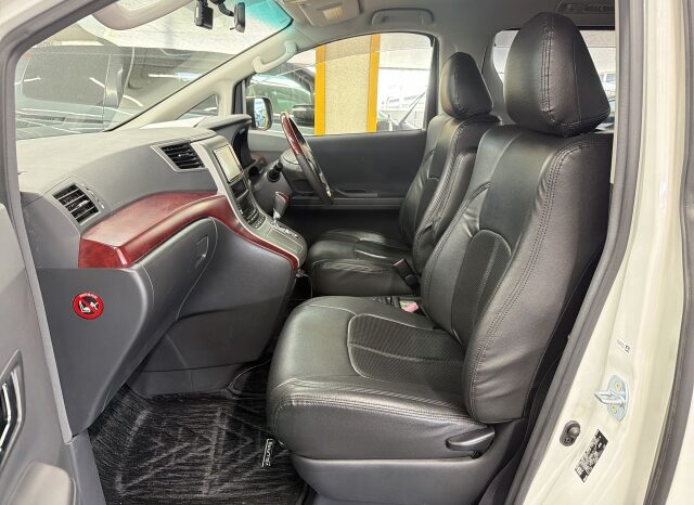Toyota Vellfire full