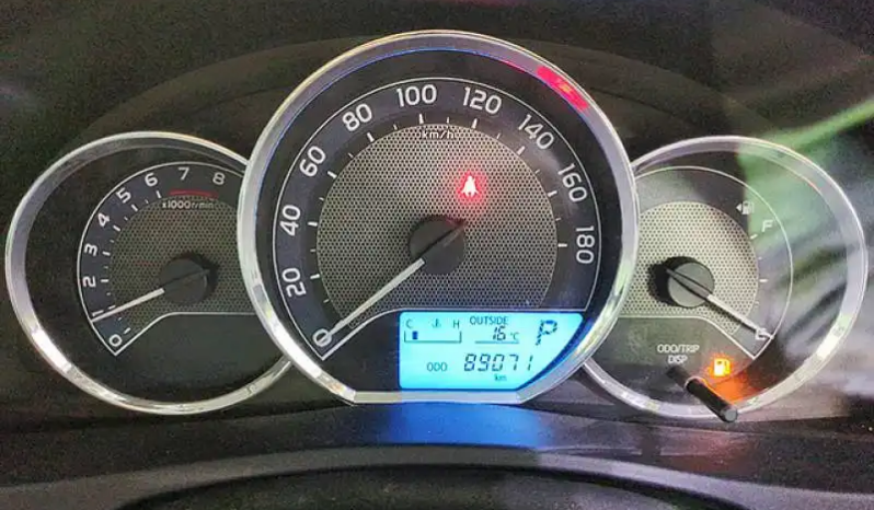 Toyota Auris full
