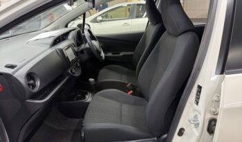Toyota Vitz Hybrid full