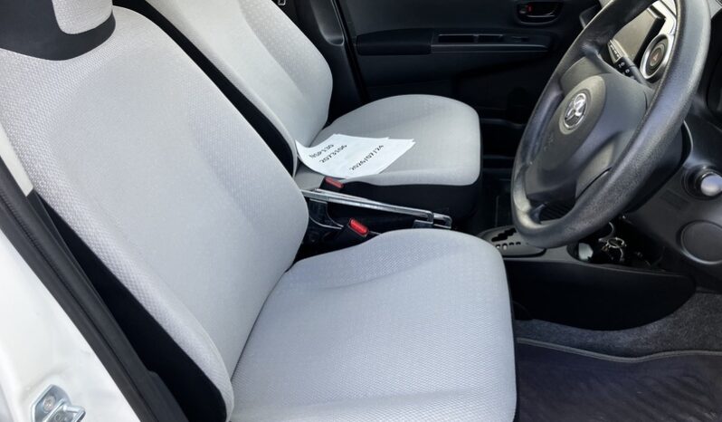 Toyota Vitz full