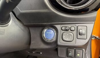 Toyota Aqua HYBRID full