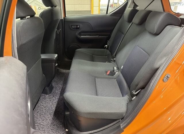 Toyota Aqua HYBRID full