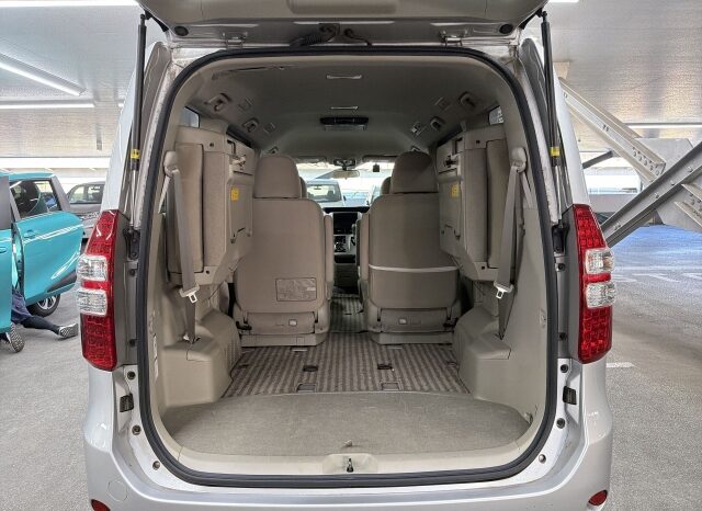 Toyota Noah full