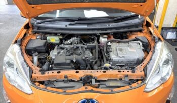 Toyota Aqua HYBRID full