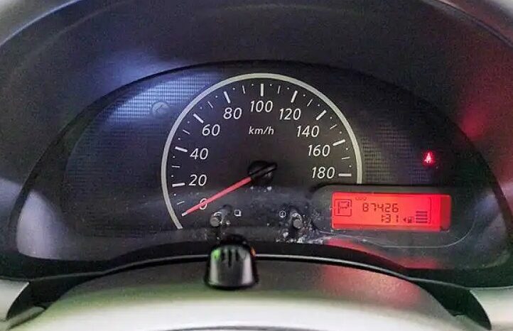 Nissan March full