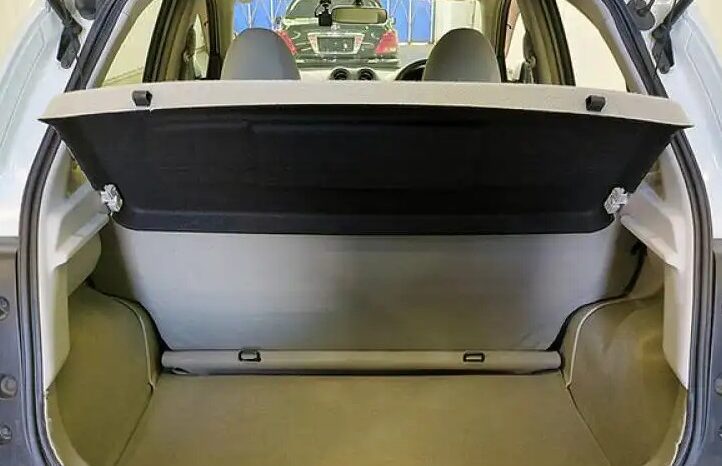 Nissan March full