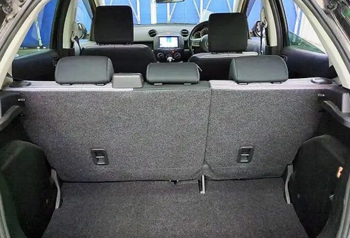 Mazda Demio full