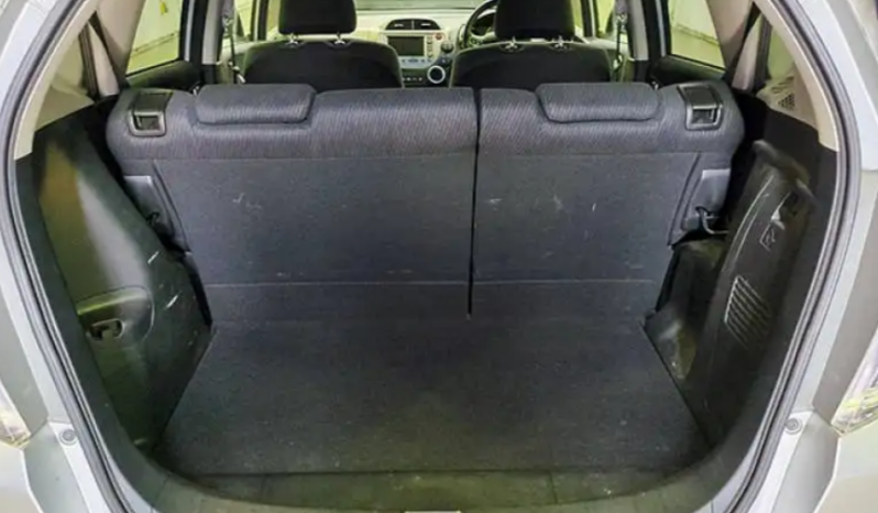 Honda Fit Hybrid full
