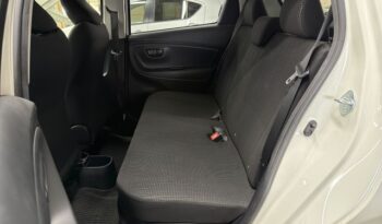 Toyota Vitz Hybrid full